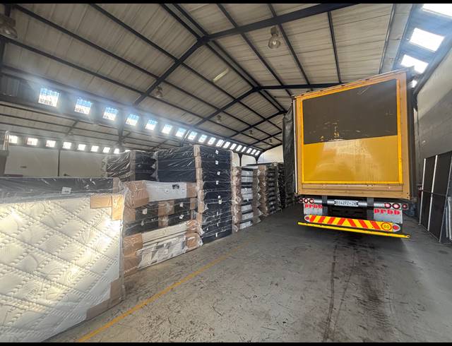 1,163M² WAREHOUSE TO LET IN PAROW INDUSTRIAL